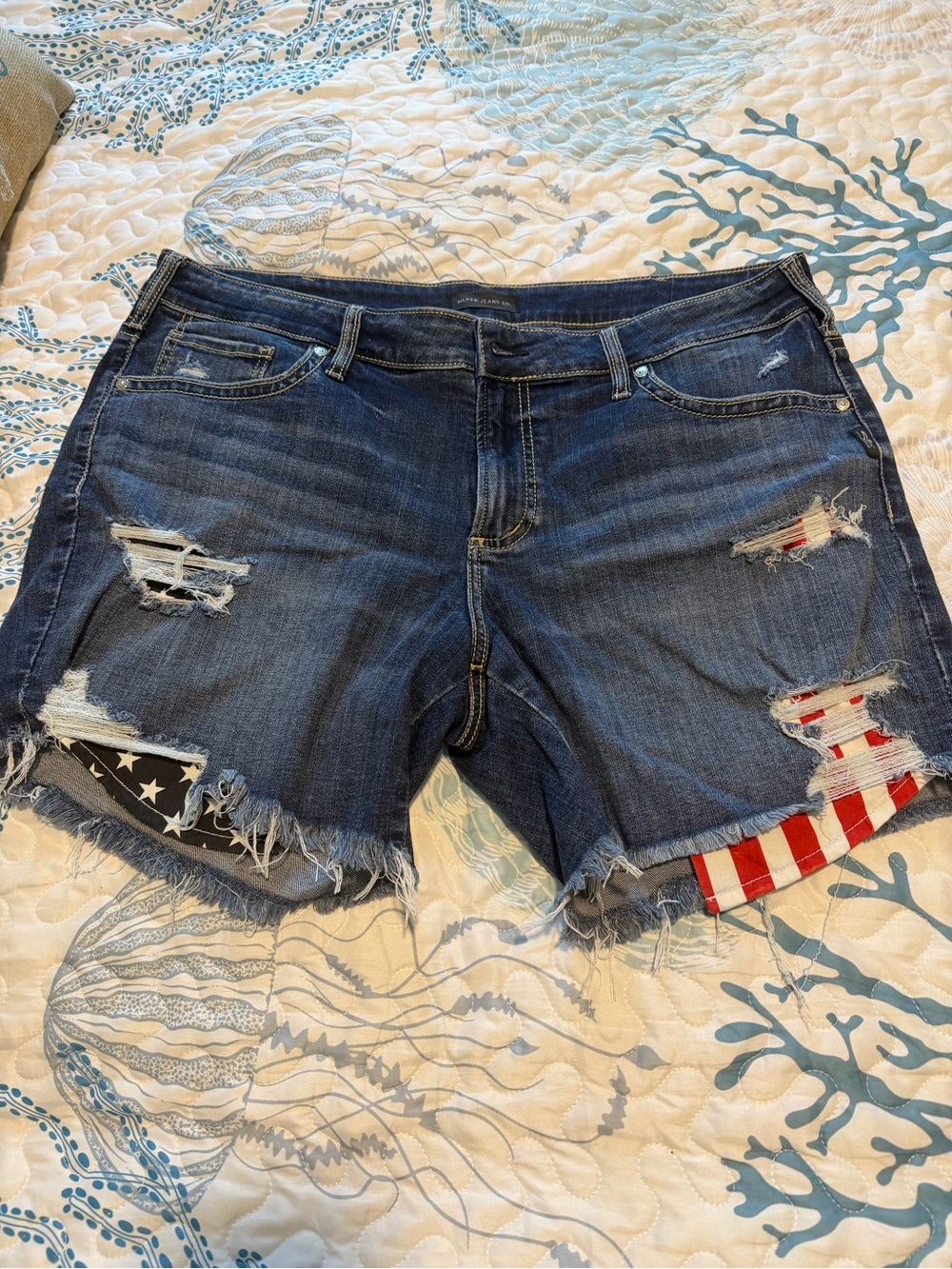 Silver Jeans Co Americana Luxe Stretch Mid Rise Denim Shorts with Flag Patch, 16